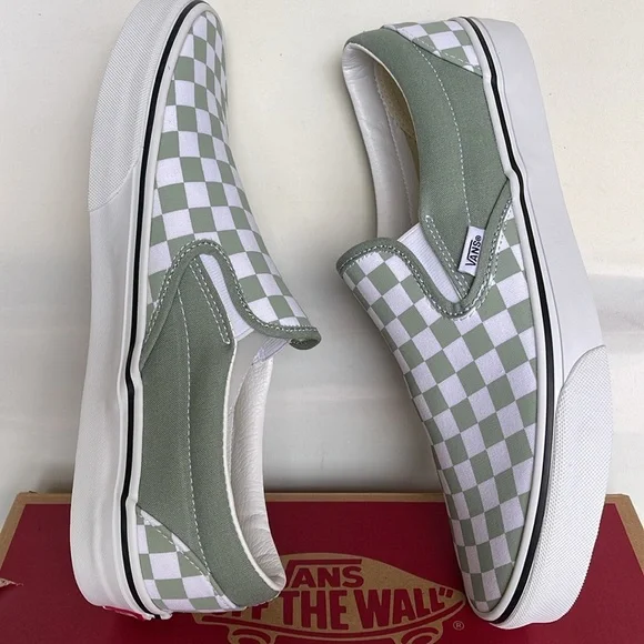Vans Men’s Classic Slip-On Color Theory Checkerboard
VN000BVZCJL
Sneakers - Picture 6 of 16